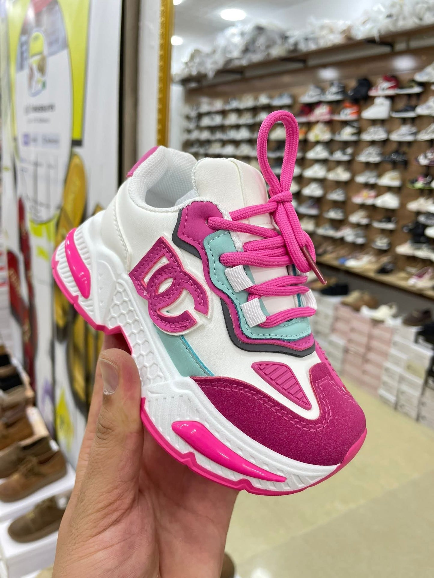 Baskets 👟 Importation élégantes😍 pour enfants au style urbain