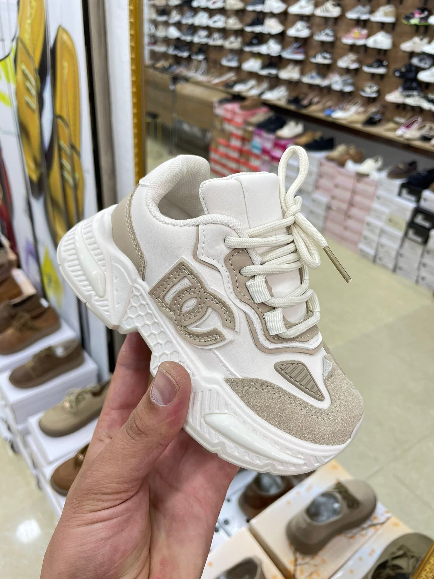 Baskets 👟 Importation élégantes😍 pour enfants au style urbain