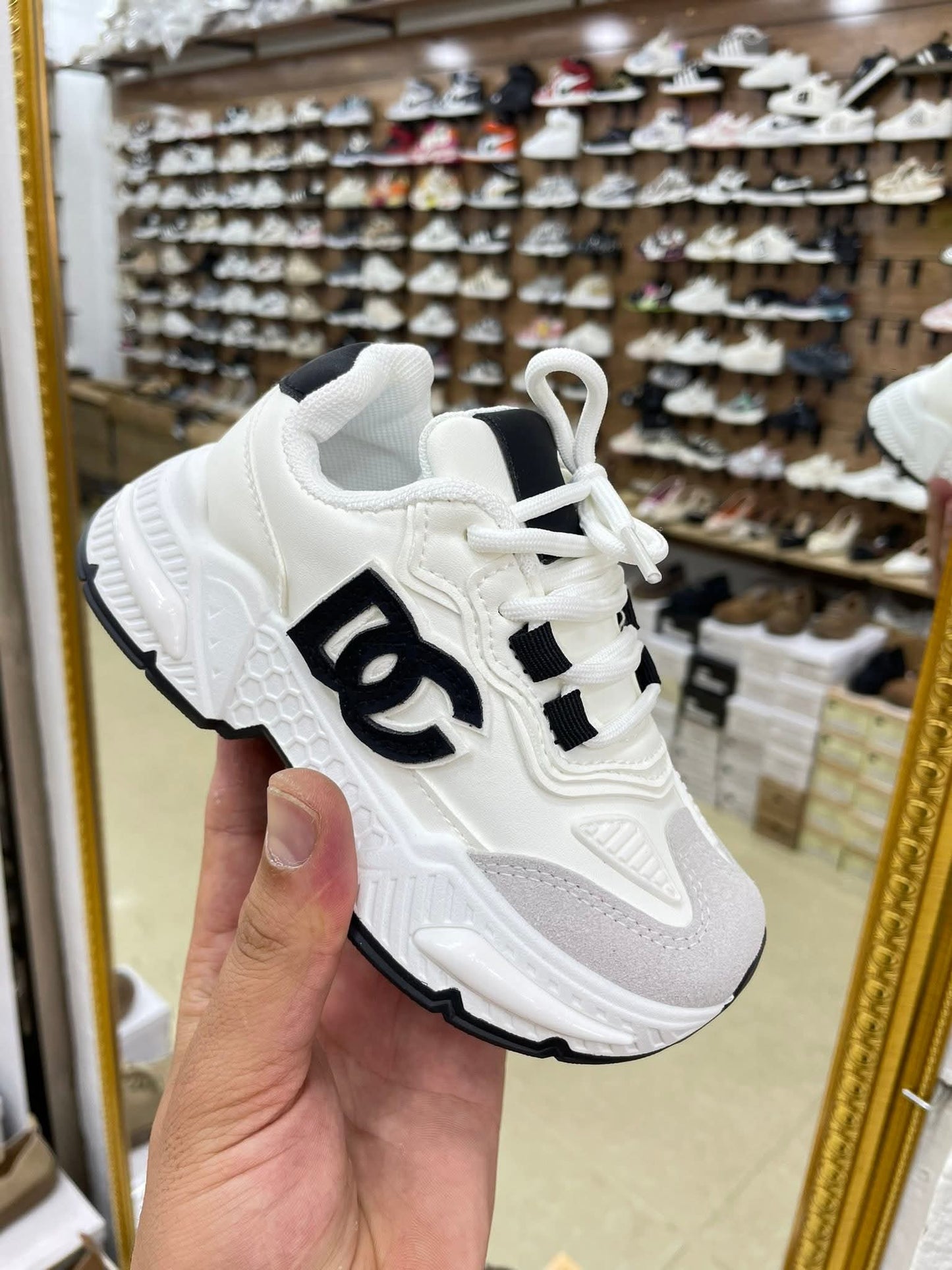 Baskets 👟 Importation élégantes😍 pour enfants au style urbain